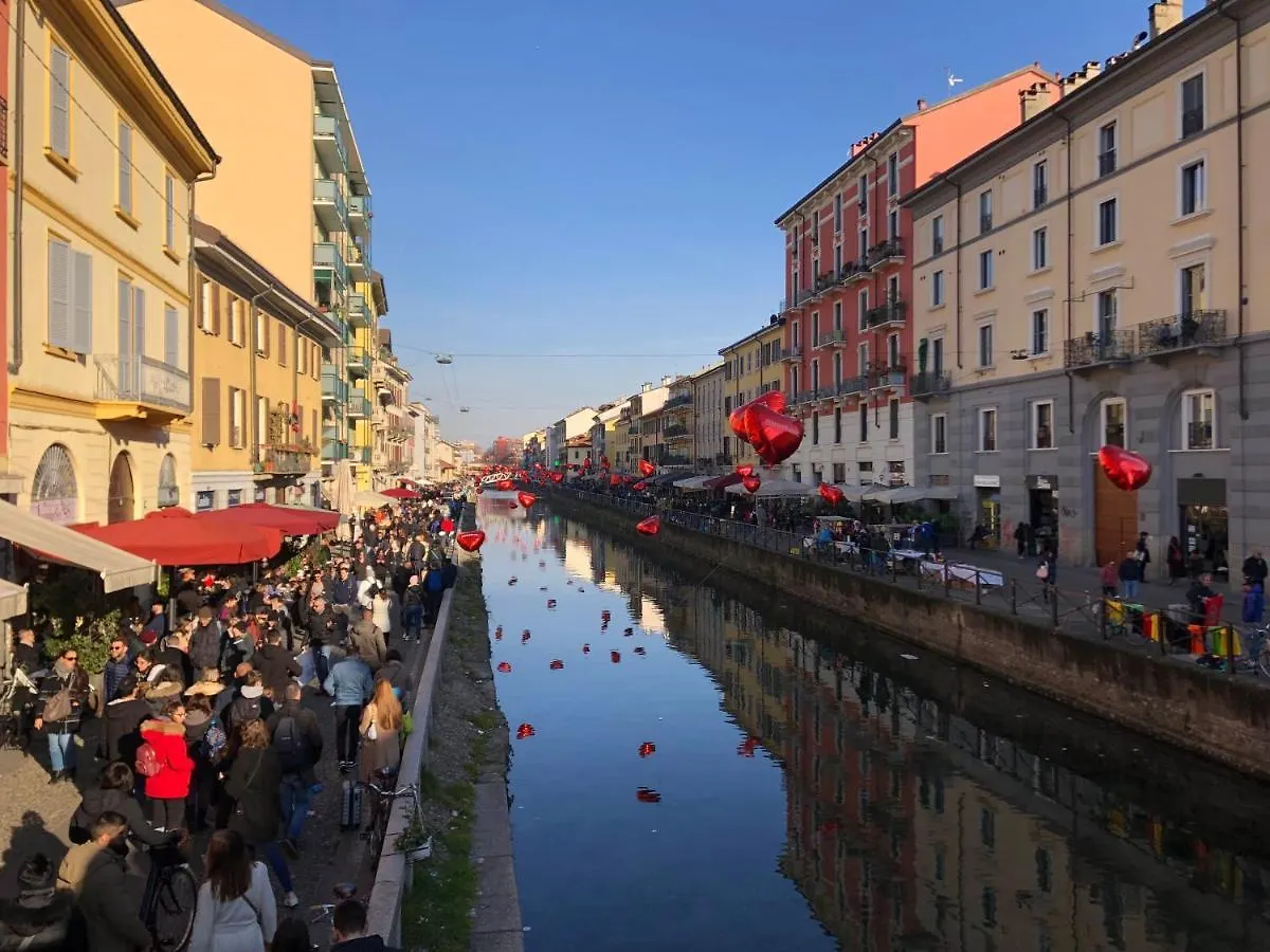 Romantici Navigli Milan